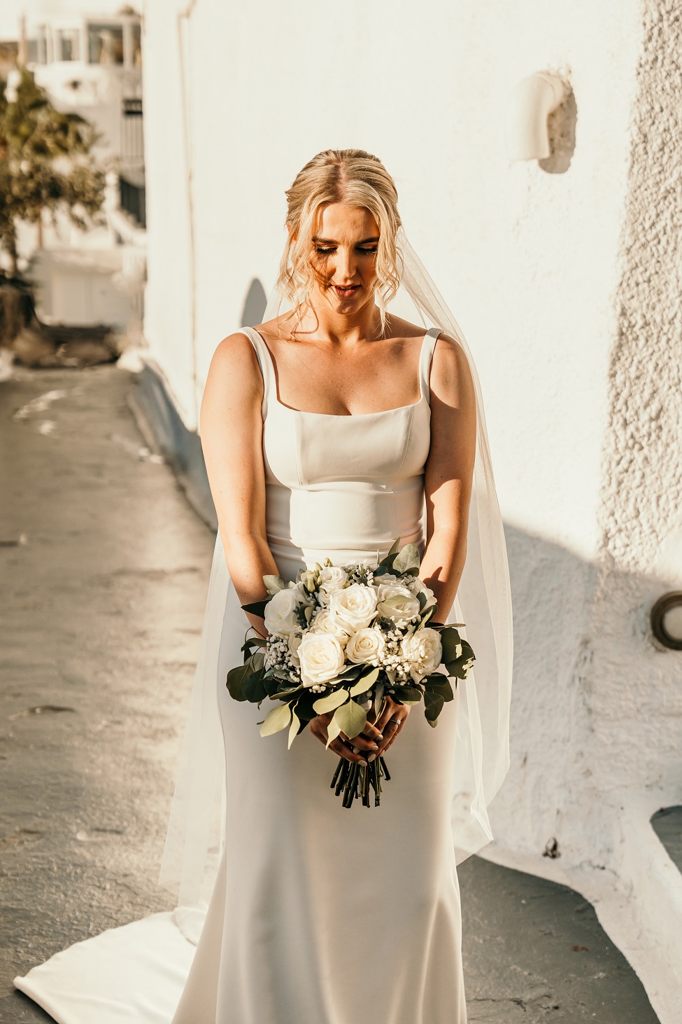 bouquets-elopement-wedding-in-santorini-greece